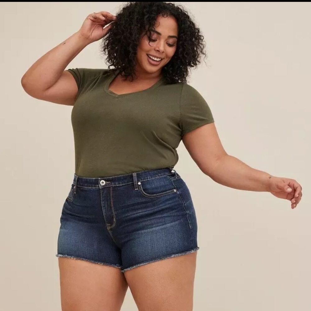 Torrid Denim Shorts Jean Short High Rise A-Line Shortie Vintage Stretch Dark 26
